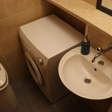 Maisey Apartament *