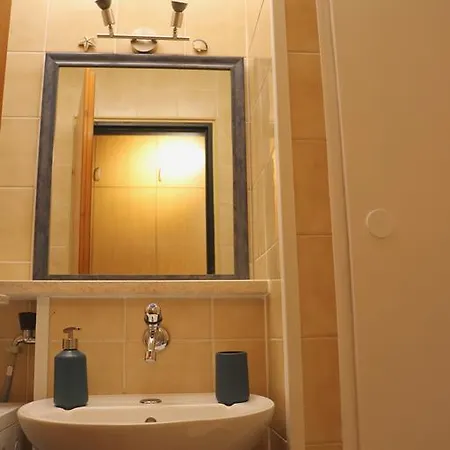 Maisey Apartament *