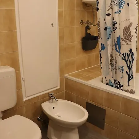 Maisey Apartment
